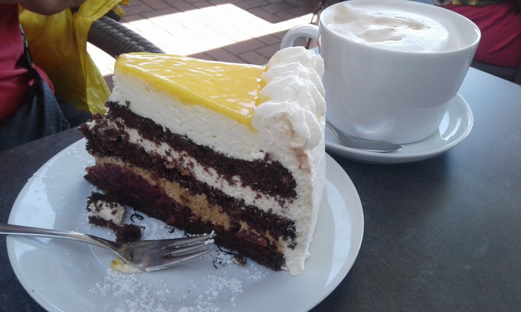lauenburgkonditoreivonherzen2lauenburgertorte.jpg
